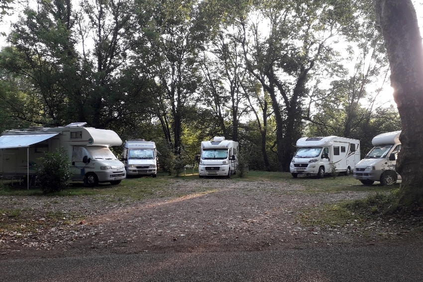 Camping Verte Rive Cromary - Stellplatz Wohnmobile WoMo